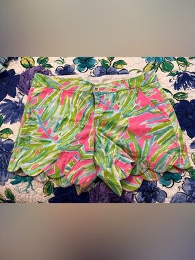 NWOT Lillly Pulitzer Buttercup shorts🌸